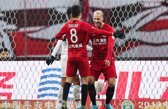  亚眠全场疯狂逼抢奏效，客场爆冷掀翻卫冕冠军