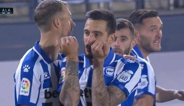  尚布利后卫失误送礼，乌龙助攻成就对手逆转